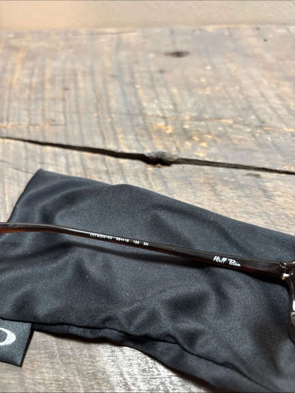 Oakley Hall Pass OO9203 Sunglasses Italy